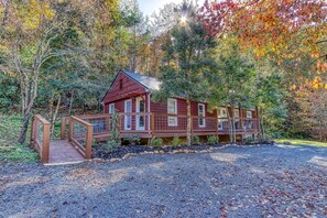 Exterior - Duck Pond Mancave #1439 (Sevierville)