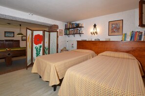 2 bedrooms, iron/ironing board, bed sheets - Il Fortino, Monteriggioni, Italy (Monteriggioni)