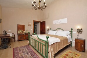4 bedrooms, free WiFi, bed sheets