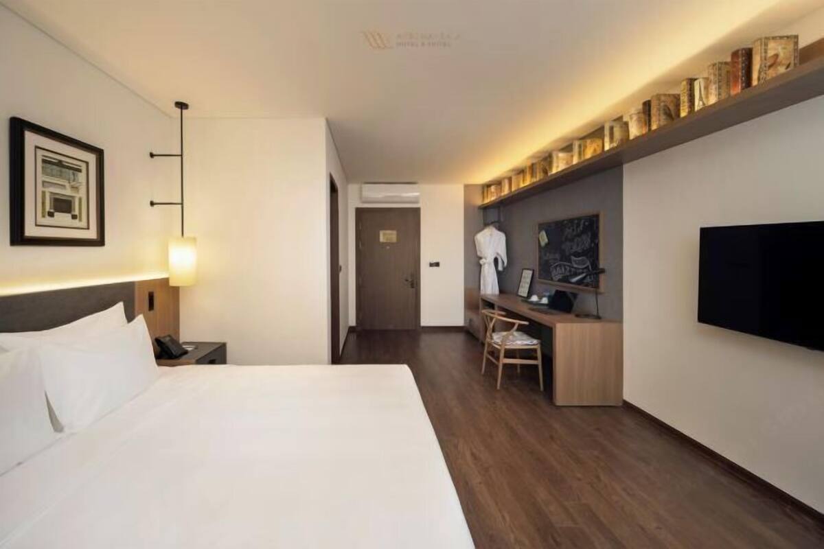 Ropa de cama de alta calidad, colchones con efecto memoria y minibar 