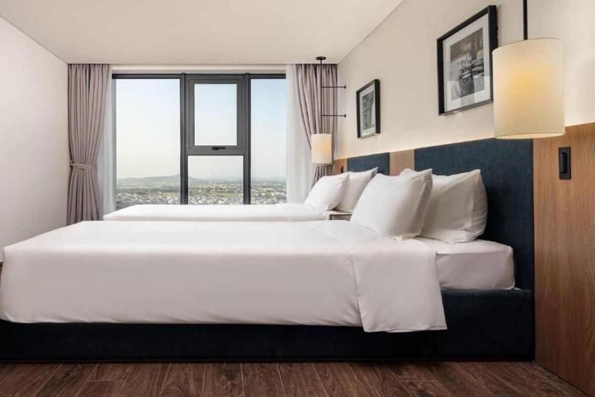 Sengetøy av topp kvalitet, memory foam-senger, minibar og safe på rommet