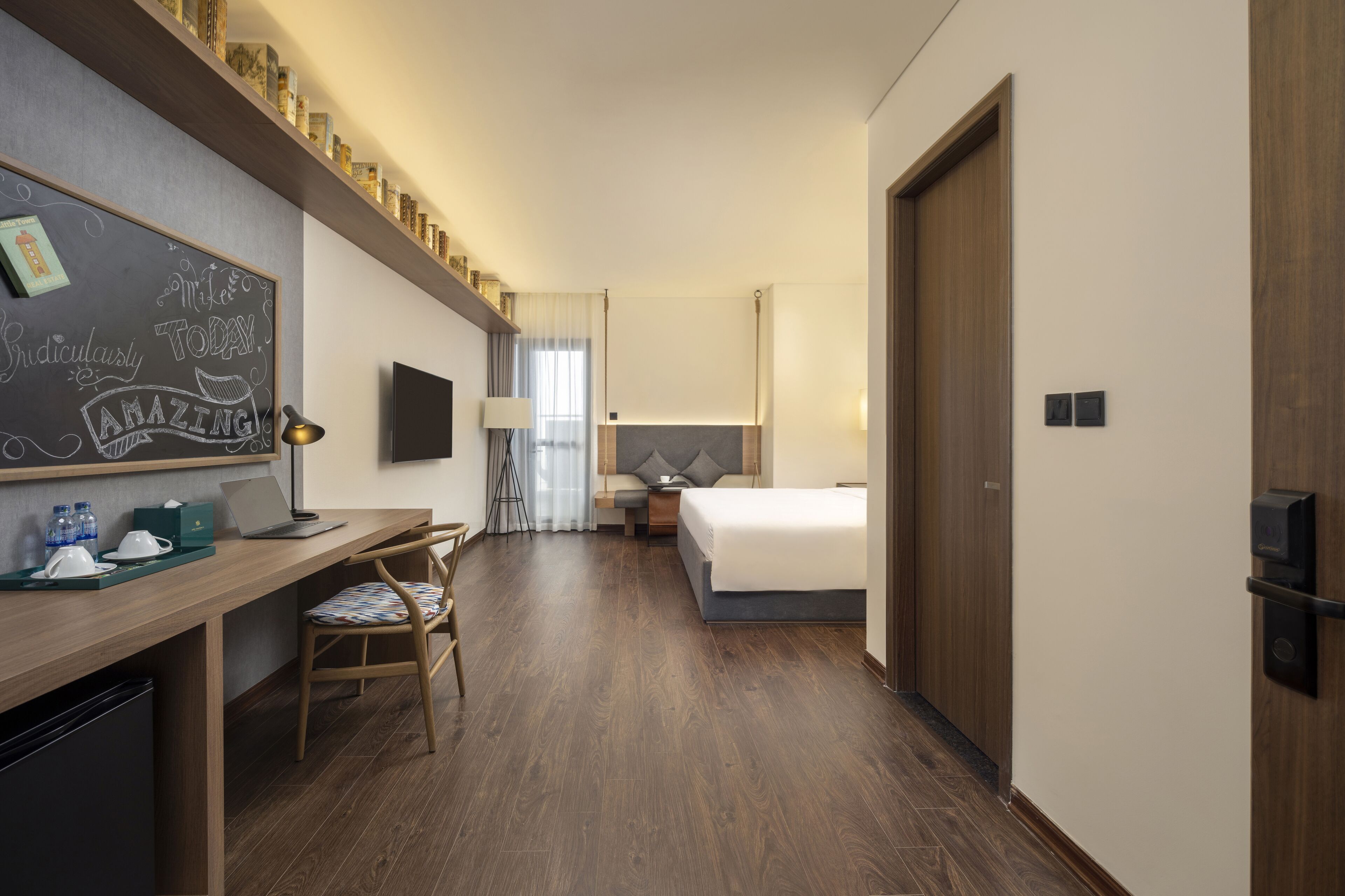 49-英寸智能电视 （配备数码频道）、电视