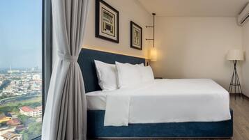 1 bedroom, premium bedding, memory-foam beds, minibar