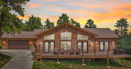 Beautiful Home - Hot Tub & Mountain Views
