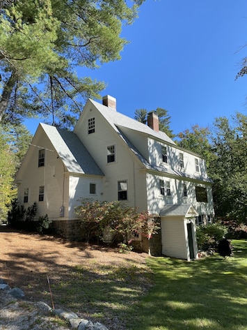 front of house from driveway