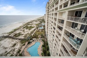 Property grounds - Beach Club 1603A - Lil Bit of Paradise is your perfect beach getaway (Gulf Shores)