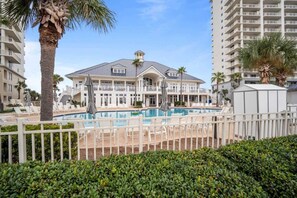 Innenpool, beheizter Pool