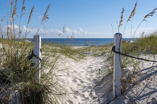 Pirate Daze- Pool, Soaking Spa, *Golf Cart! Game Room!  Pirate Theme!