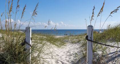 Pirate Daze- Pool, Soaking Spa, *Golf Cart! Game Room! Pirate Theme!