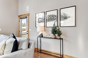 Smart-TV, peis, TV-spill og Hulu