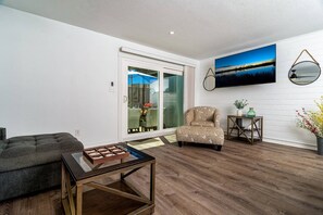 TV, DVD player