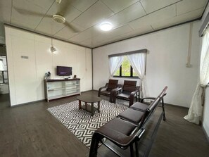 Room, 3 Bedrooms | Living area | 24-inch flat-screen TV with cable channels, TV - OYO Home 90349 Anique Hoemstay (Kota Kinabalu)