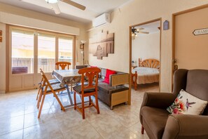 Interior - Beautiful Apartment "Tmnel3-5" Near the Beach with A/C & Terrace (Torrevieja)