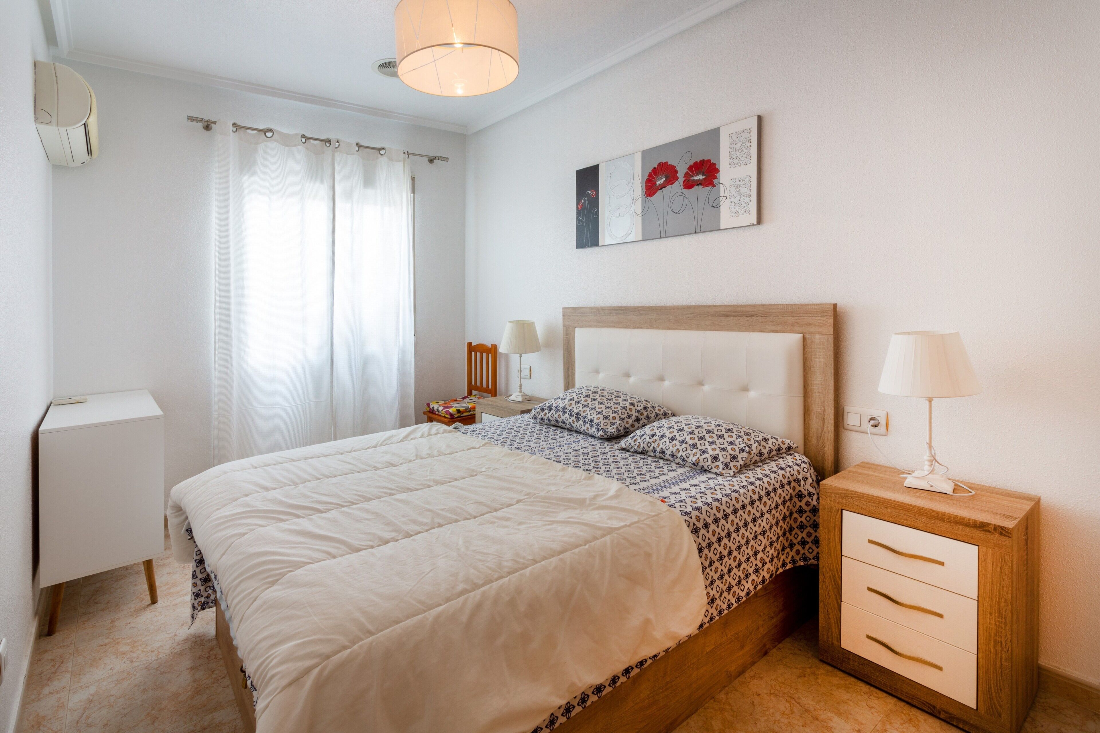 2 bedrooms, iron/ironing board, bed sheets