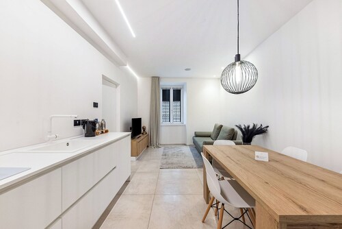 Apartment 'App 206 Palazzo Cavour' with Mountain View, Wi-Fi and Air Conditioning