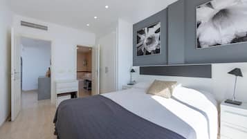 3 slaapkamers, een strijkplank/strijkijzer, gratis wifi, beddengoed