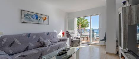 TV, DVD player, aparelho de som