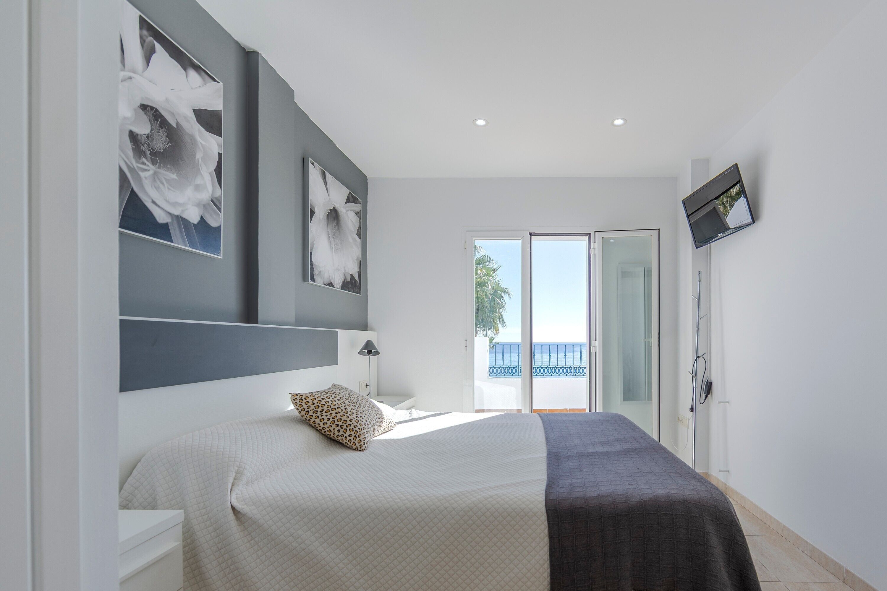 3 makuuhuonetta, silitysrauta/-lauta, ilmainen Wi-Fi, vuodevaatteet