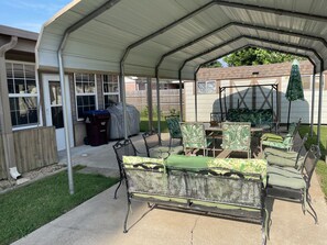 Outdoor dining - Beautiful 3bedroom house (Fort Smith)
