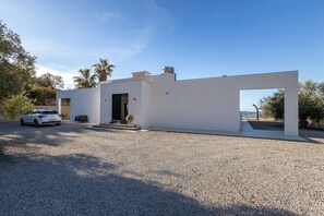 Exterior - Hill house Spain -villa casa blanca with Sea & Mountain View, Pool and Jacuzzi (Almunecar)