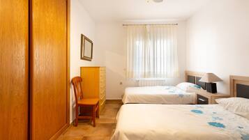 5 slaapkamers, een strijkplank/strijkijzer, gratis wifi, beddengoed