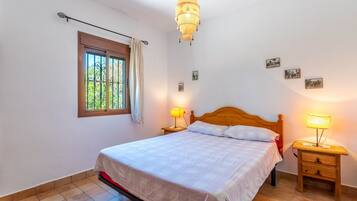 2 dormitorios, tabla de planchar con plancha, wifi gratis y ropa de cama