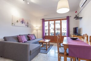 TV, DVD player - Vacation Home "Obelisc-5" Apartment Close to the Beach (Can Picafort)