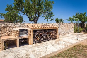 Property grounds - Villa Santa Eulalia with private Pool, A/C and garden (Santa Margalida)