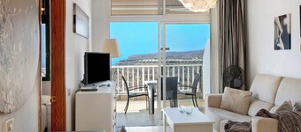 Balcón de Amadores – Beach View