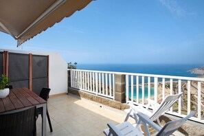 Outdoor dining - Balcón de Amadores 2 – Ocean View (Puerto Rico)