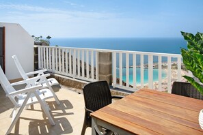 Outdoor dining - Balcón de Amadores 2 – Ocean View (Puerto Rico)