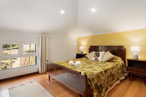 4 habitaciones, tabla de planchar con plancha y wifi gratis 