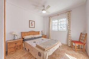 3 habitaciones, tabla de planchar con plancha y wifi gratis 