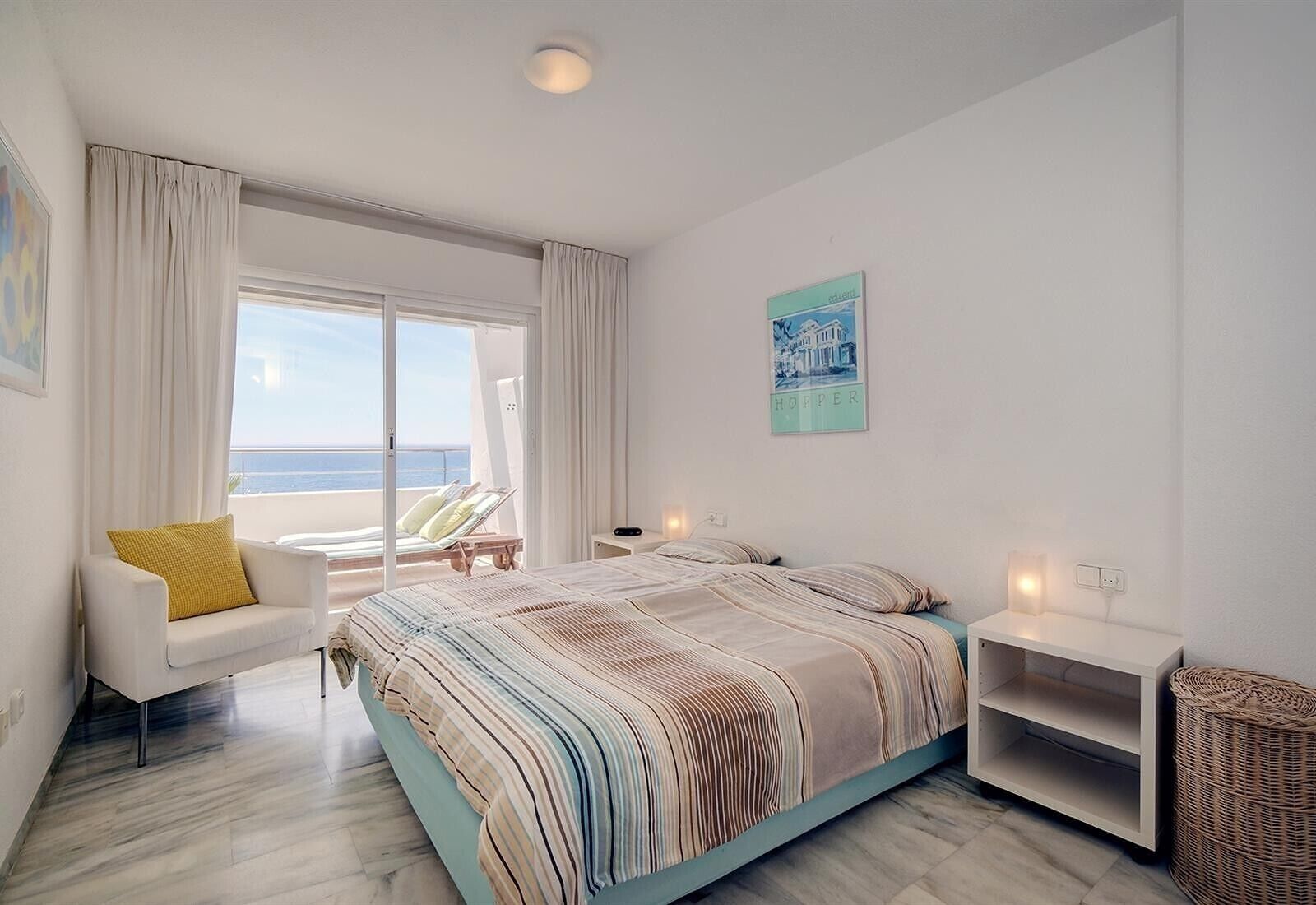 1 habitación, tabla de planchar con plancha, wifi gratis y ropa de cama 
