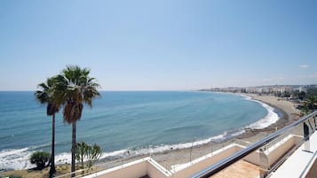 Una playa cerca
