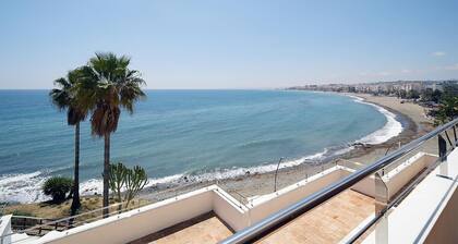 Ferienwohnung "Boulevard 105" mit Meerblick, Pool, WLAN, A/C, Balkon & Garten