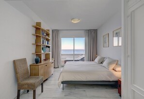 2 slaapkamers, een strijkplank/strijkijzer, gratis wifi, beddengoed