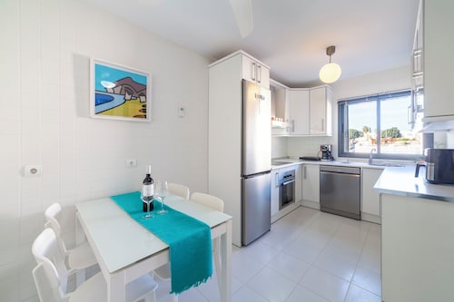 Holiday Home "Casa Minuni" with Sea View, Terrace, Balcony, A/C & Wi-Fi