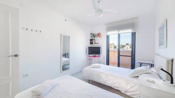 4 bedrooms, iron/ironing board, free WiFi, bed sheets