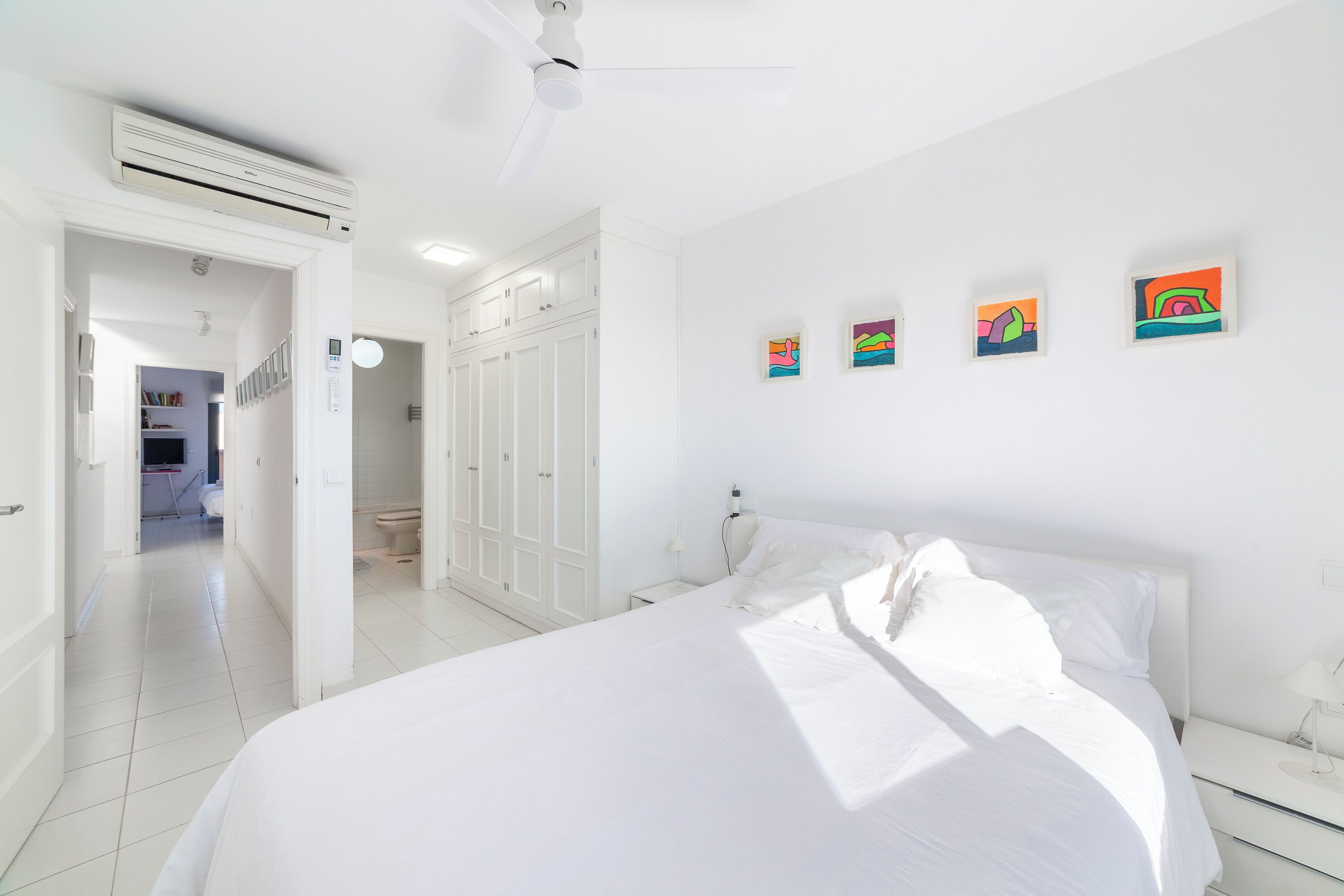 4 dormitorios, tabla de planchar con plancha, wifi gratis y ropa de cama