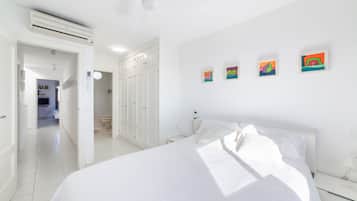 4 slaapkamers, een strijkplank/strijkijzer, gratis wifi, beddengoed