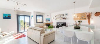 Holiday Home "Casa Minuni" with Sea View, Terrace, Balcony, A/C & Wi-Fi