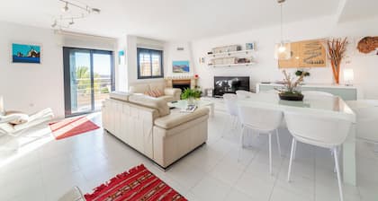 Holiday Home "Casa Minuni" with Sea View, Terrace, Balcony, A/C & Wi-Fi