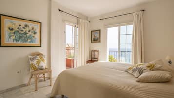 4 室のベッドルーム、アイロン / アイロン台、WiFi (無料)、ベッドシーツ