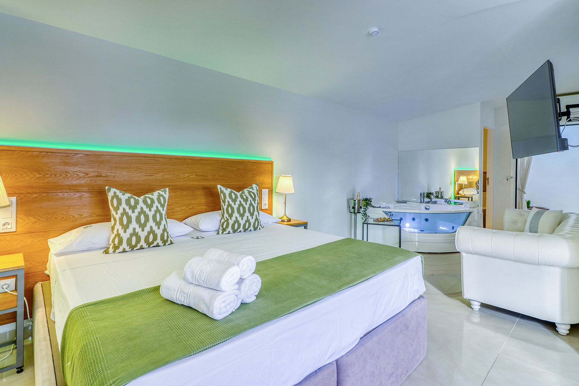 16 dormitorios, tabla de planchar con plancha, wifi gratis