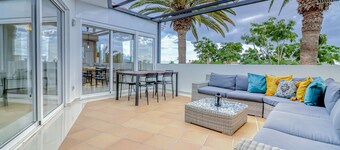 Villa Ginevra, perfect for large groups, with Pool, Sauna & Garden