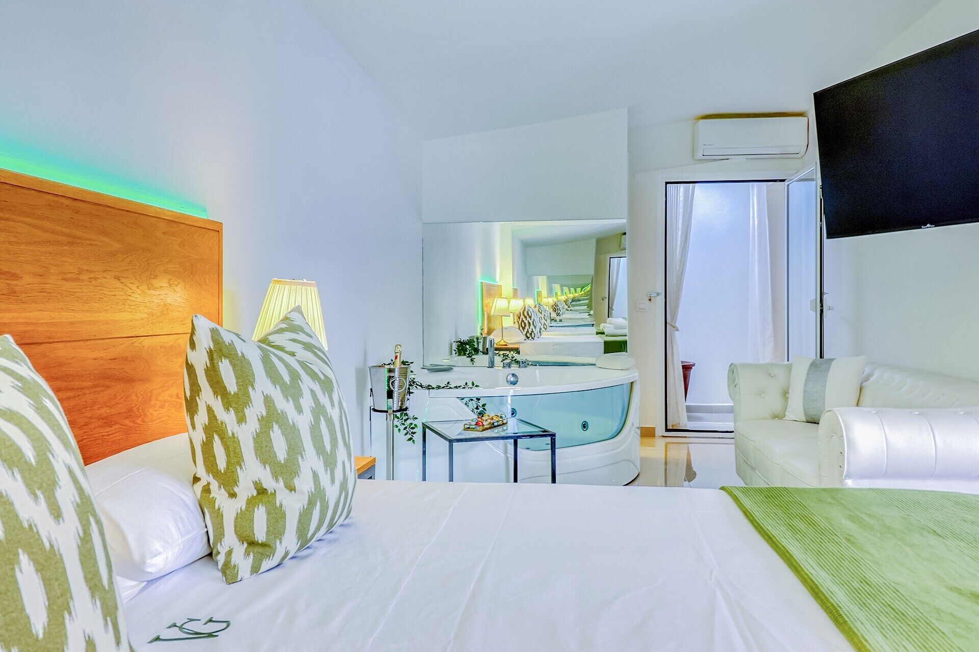 16 bedrooms, iron/ironing board, free WiFi, bed sheets