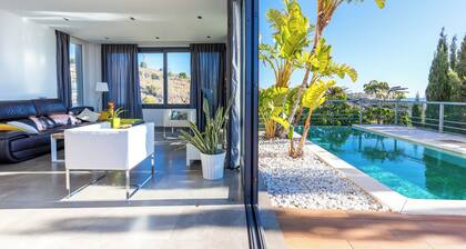 Villa with Pool, Stunning Mountain View, Wi-Fi, Garden & Terrace