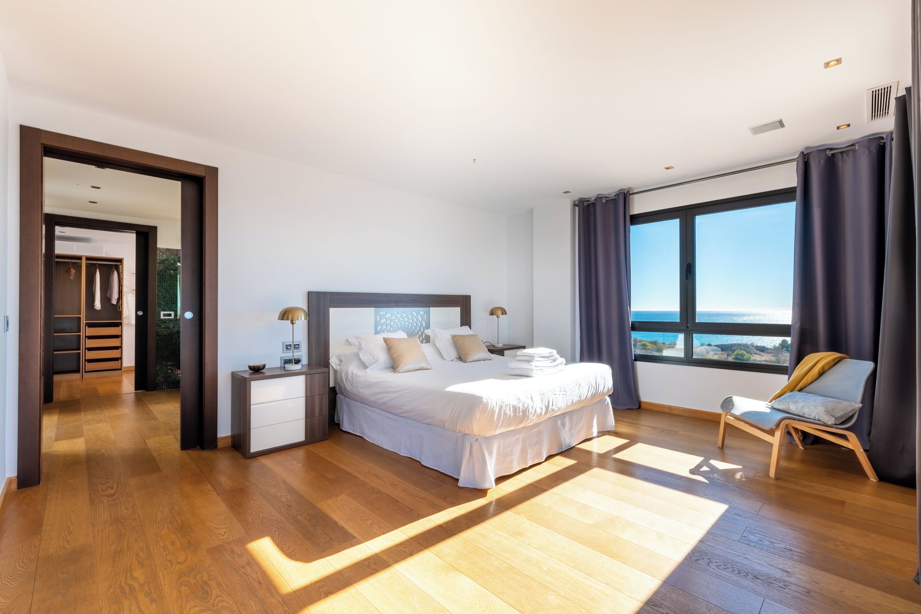 4 多间卧室、熨斗/熨衣板、免费 WiFi、床单