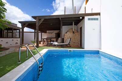 Holiday Home "Villa Antonia" with Pool, Wi-Fi, Terraces and Garden